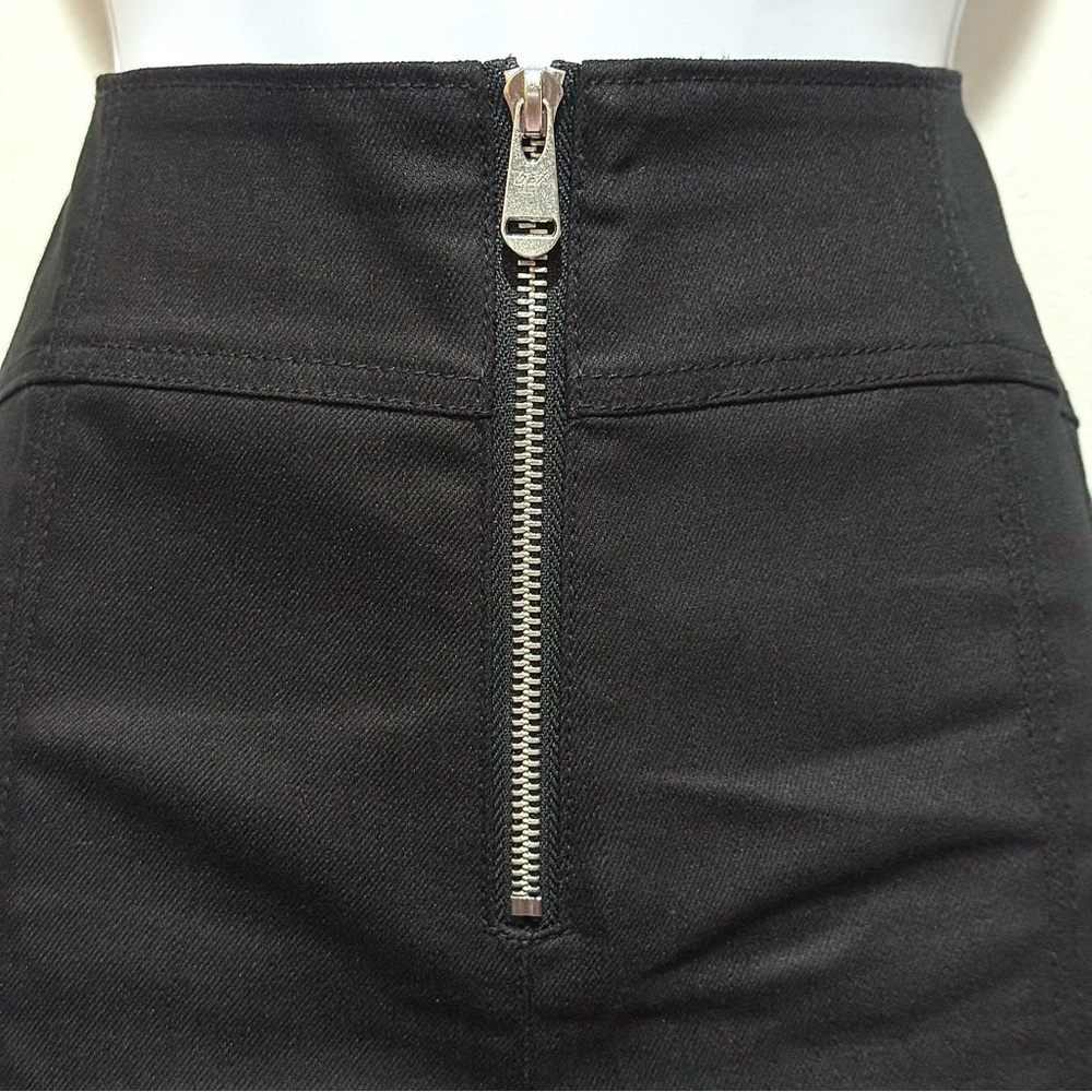 NWT Cinq à Sept Loren Stretch Cropped Flare  Zip Cotton Denim Pant Black Size 14 - Picture 2 of 13